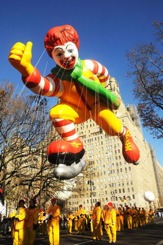 File:Macys-prade-ronald-mcdonald.jpg