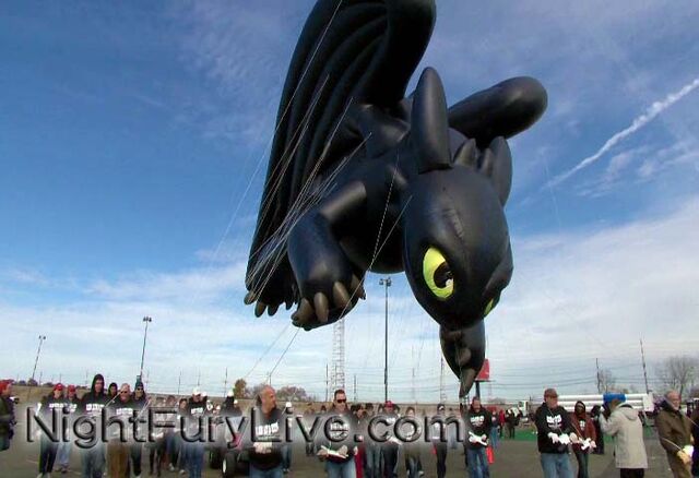 File:Toothless-macys-parade-balloon-1.jpg