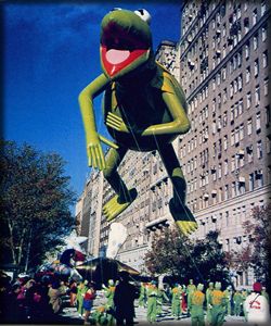 File:Kermit balloon.jpg