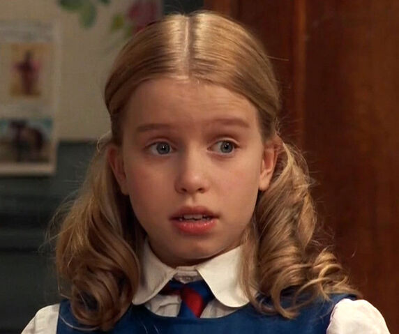 File:Bianca Strohmann as Vicki.jpg