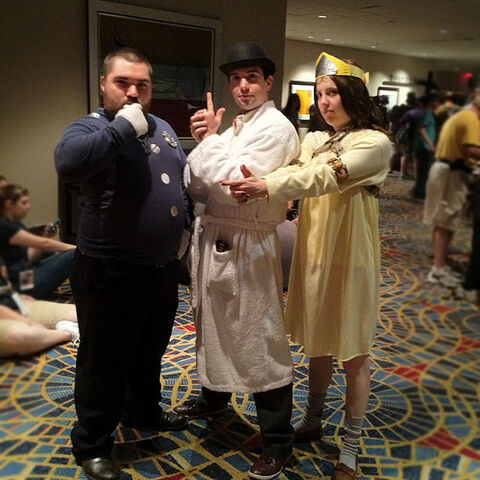 File:ISCosplay-DragonCon-directorbear.jpg