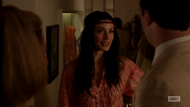 File:610 Megan's outfit (03).png