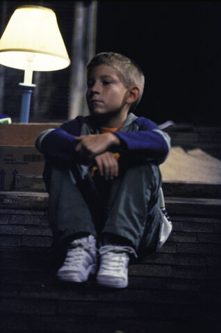 File:Malcolm In the Middle - Set Still - S02E02 (7).jpg