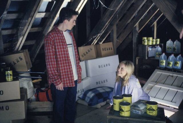 File:Malcolm-in-the-Middle-4x12-Kicked-Out-MITMVC-3.jpg