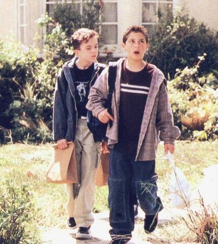 File:Malcolm In the Middle - Set Still - S01E01 (1).jpg