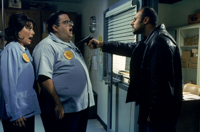 File:Malcolm In the Middle - Set Still - S02E07 (3).jpg