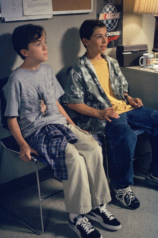 File:Malcolm In the Middle - Set Still - S01E10 (2).jpg