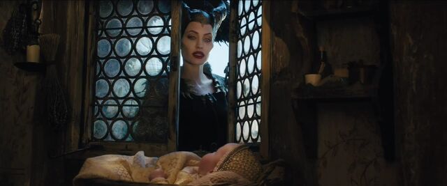 File:Maleficent Finds Aurora.jpg