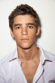BrentonThwaites 1