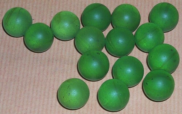 File:Seeds glass beads.jpg