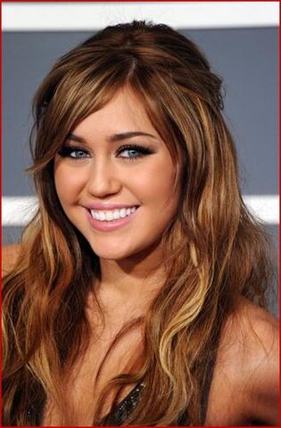 File:Miley-Cyrus-2011-Grammys5.jpg