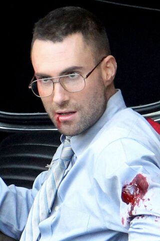 File:Maroon+5+Adam+Levine+Shoots+Payphone+Video+FPihF-FOF7pl.jpg