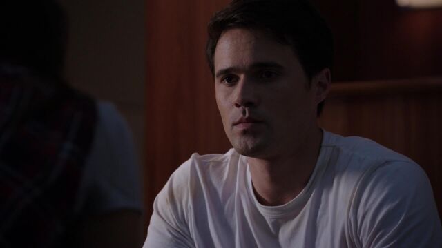 File:GWard-SkyeChat-S1E2.jpg