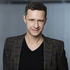 File:Chris Owens.jpg