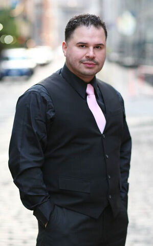 File:Raul Dedos.jpg