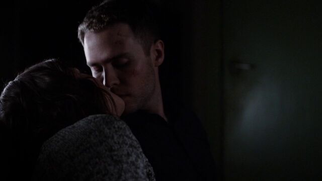 File:The Team FitzSimmons Kiss.jpg