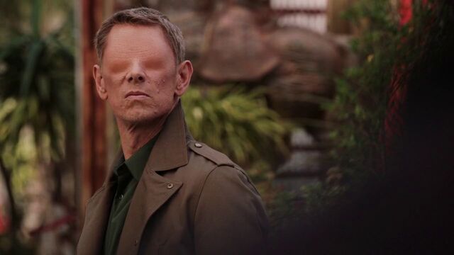 File:Gordon-RainaHeadNod.jpg