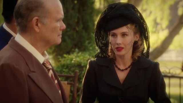 File:WhitneyFrost-VernonMasters-S2E7.jpeg