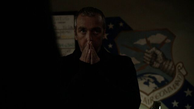 File:HoldenRadcliffePanic-S3E21.jpg