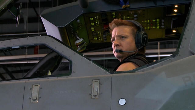 File:Avengers-movie-image-jeremy-renner-01.jpg