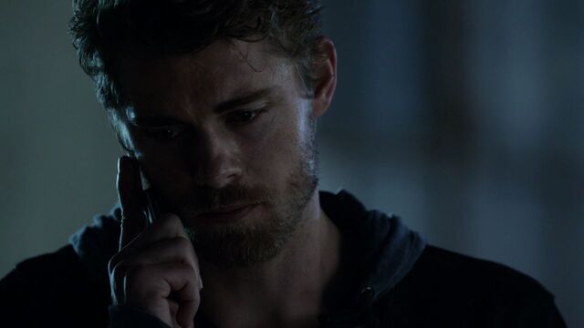 File:LincolnCampbell-Phonecall-AmongUsHide.jpg