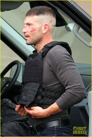 File:Jon-bernthal-cut-up-on-daredevil-set-05-1-.jpg