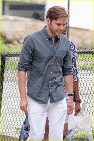 File:Daniel Bruhl CW BTS.jpg