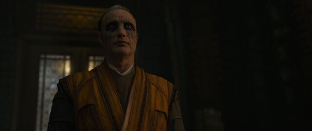 File:Kaecilius-GreetingDDrumm.jpg