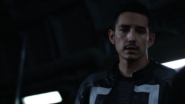 File:RReyes-GabeArrives-TGS.jpg