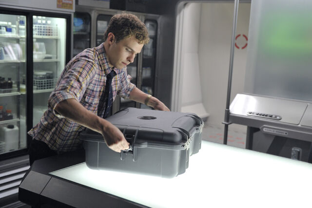 File:Leo in episode 2.jpg