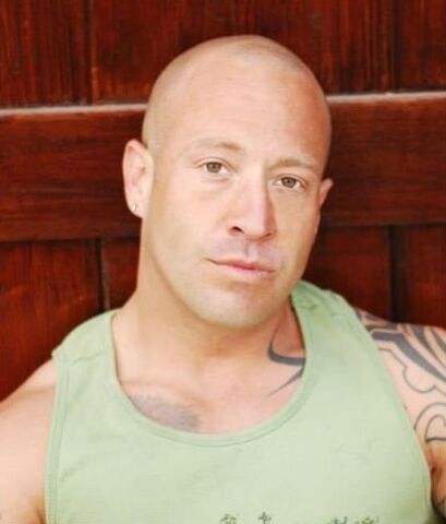 File:Aaron Saxton.jpg