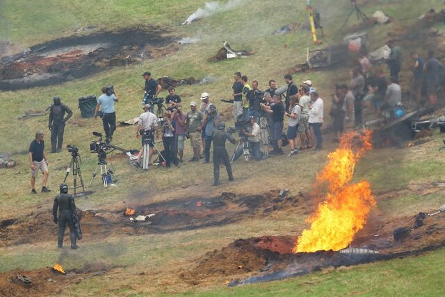 File:Guardians-of-the-galaxy-set-photo.jpg