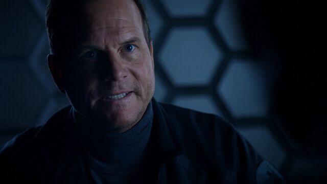 File:John-Garrett-Questioning-Ian-Quinn.jpg