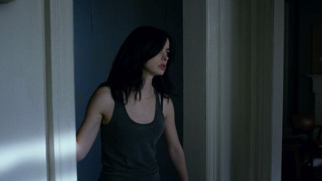 File:JessicaJones 1x01AKALadiesNight 104.jpg