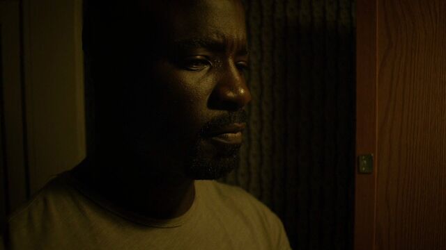 File:LCage-DarkCU-S1E1.jpg