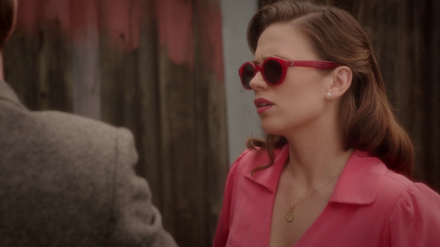 File:Peggy Close-Up (2x04).png