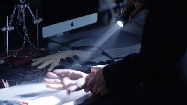 File:Ascension Prosthetic Hands.jpg