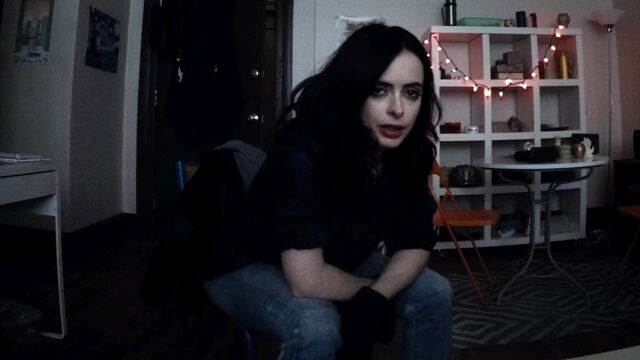 File:JessicaJones 1x01AKALadiesNight 148.jpg