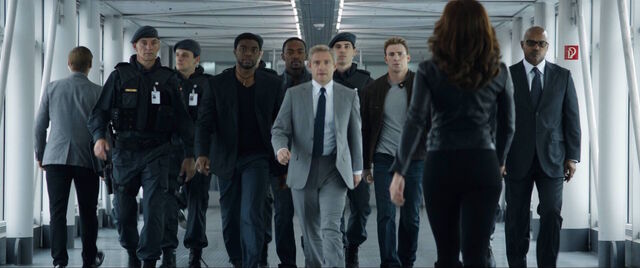 File:EverettRoss-LeadingAvengers.jpg