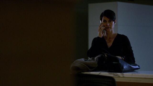 File:JHogarth-JJPhoneCall-S1E1.jpg
