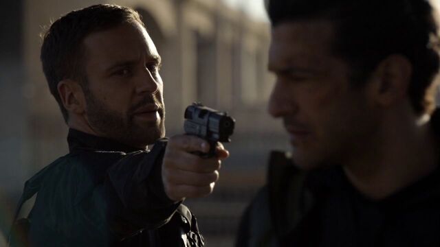 File:Lance-Hunter-Threatens-Sunil-Bakshi.jpg