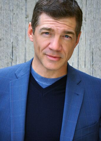 File:Matthew Glave.jpg