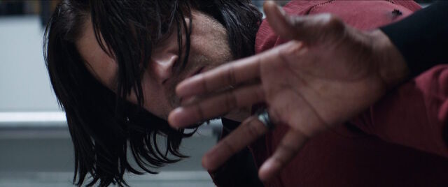 File:WinterSoldier-vs-TChalla-Ring.jpg