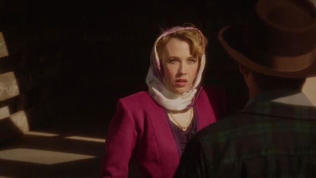 File:WhitneyFrost-ThreatensDriver.jpeg
