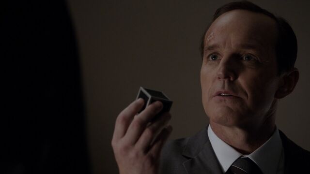 File:Director-Coulson-Toolbox-S1E22.jpg