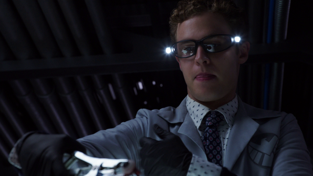 File:Fitz-operates-eye.png