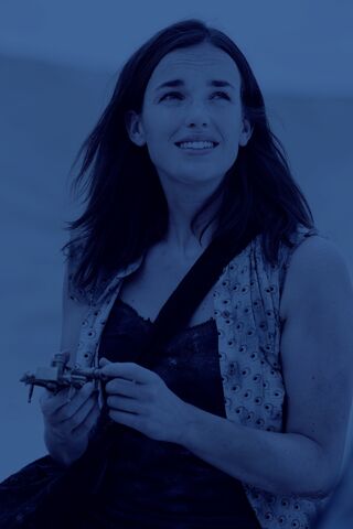 File:Jemma uses Item.jpg