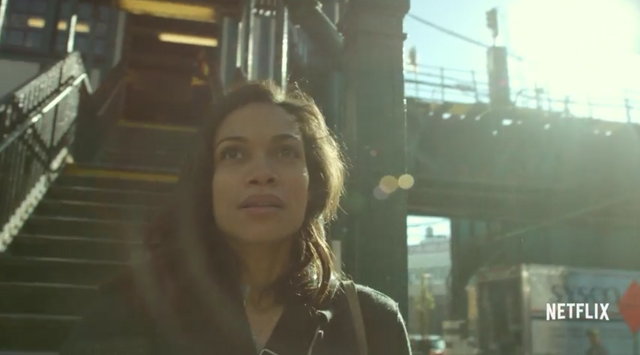 File:Claire on the streets.png