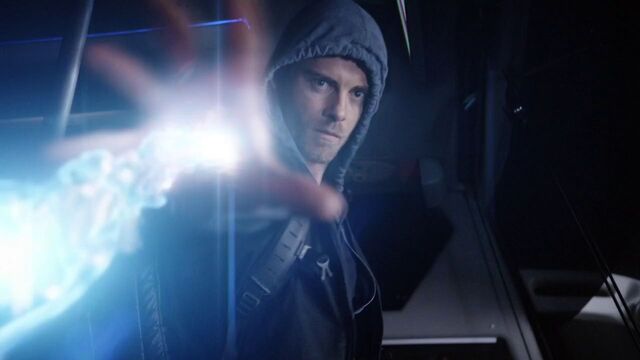 File:LincolnCampbell-Hoody-Powers.jpg