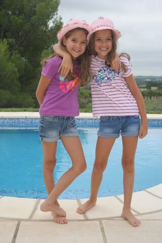 File:Imogen & Isabella Poynton.jpg